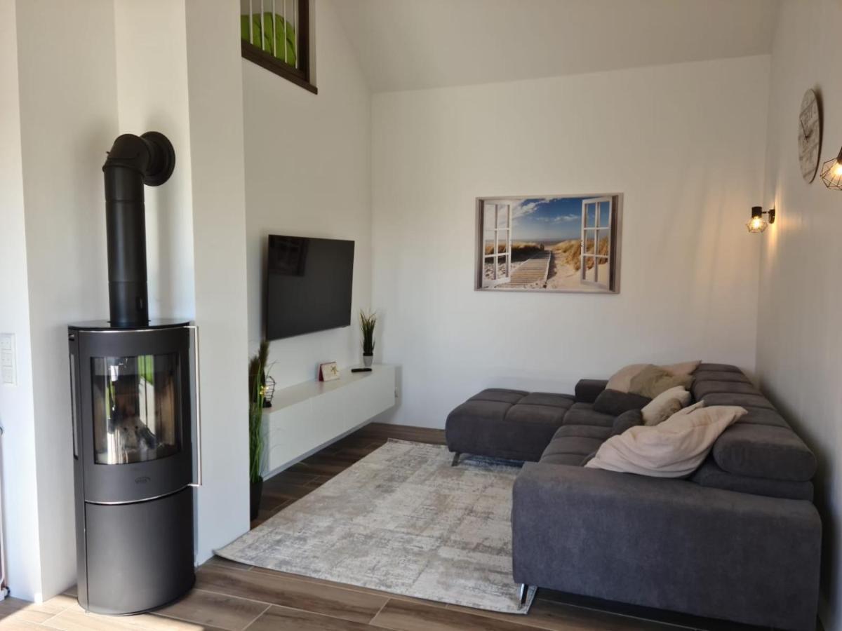 Haus Kuestenbrise - Urlaub Mit Hund An Der Kueste Mit Eigenen Garten, Sauna Und Gemuetlichen Kaminfeuer Schweiburg Dış mekan fotoğraf